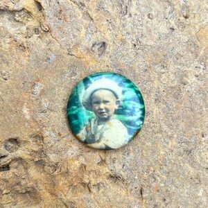 $5 BUNDLED 💘 Vintage photo pin
